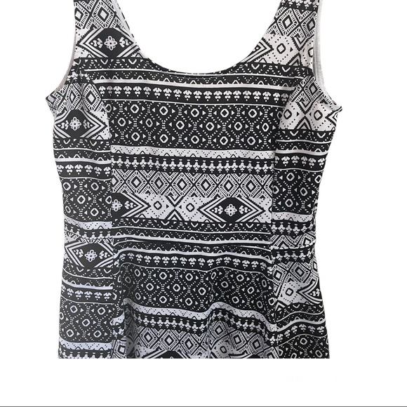 Divided H&M Women’s Fitted Short Tank Dress Aztec Print - Picture 5 of 8